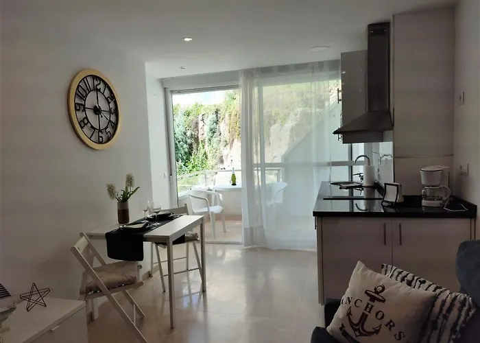 Turisstiko La Roca Chica 4 * Торремолинос